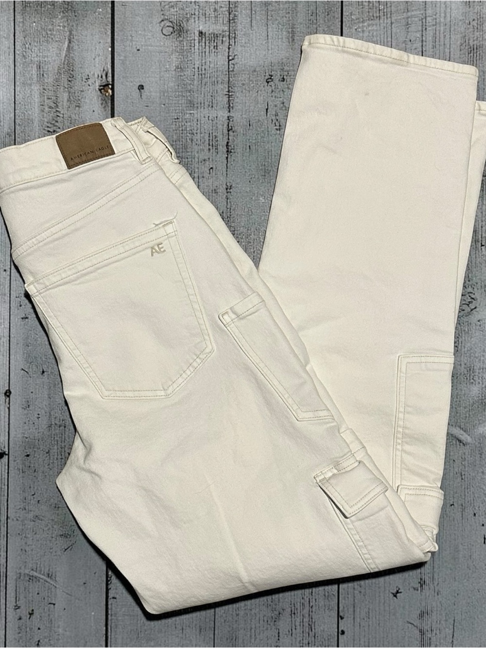 American Eagle Super High Rise Baggy Straight Cargo Jeans White Women's Size 4L